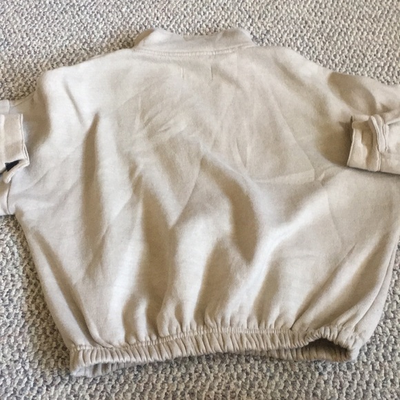 Cropped Sweater - Picture 4 of 4